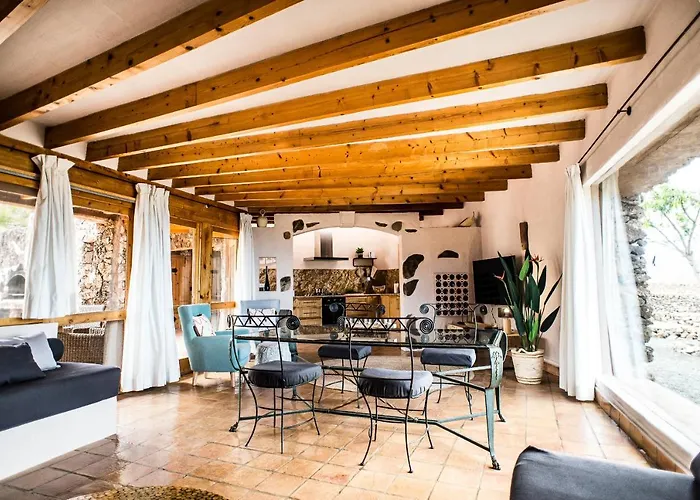 La Estrella By Don Robertos Paraiso *