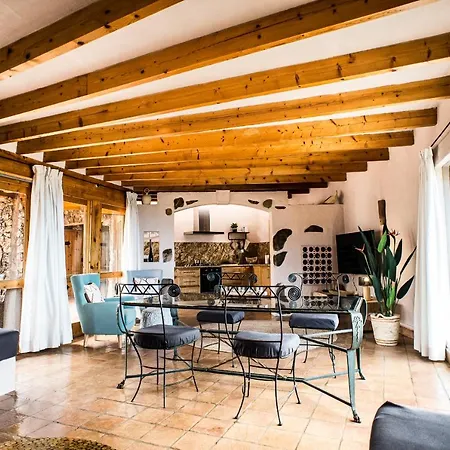 La Estrella By Don Robertos Paraiso *