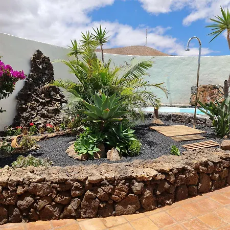 La Estrella By Don Robertos Paraiso *